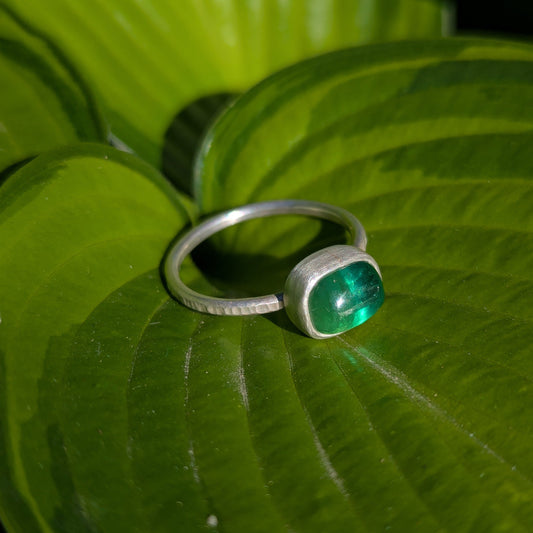 Green Tourmaline Cabochon Ring - Size 7.5